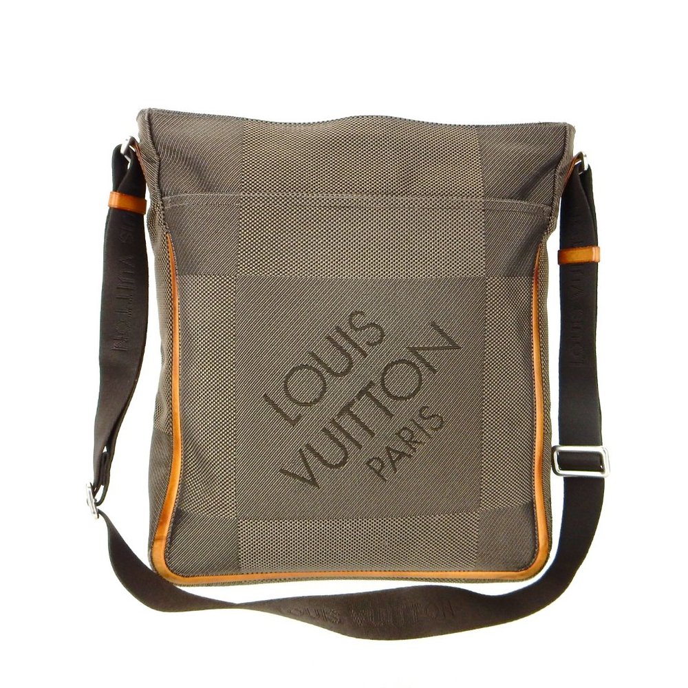 LOUIS VUITTON Compagnon Damier Geant Sable Messenger Shoulder Bag
